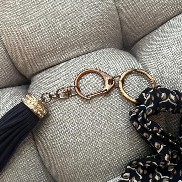 Navy Blue Pinted Scarf and Tassel Keychain - Picture 3 of 4